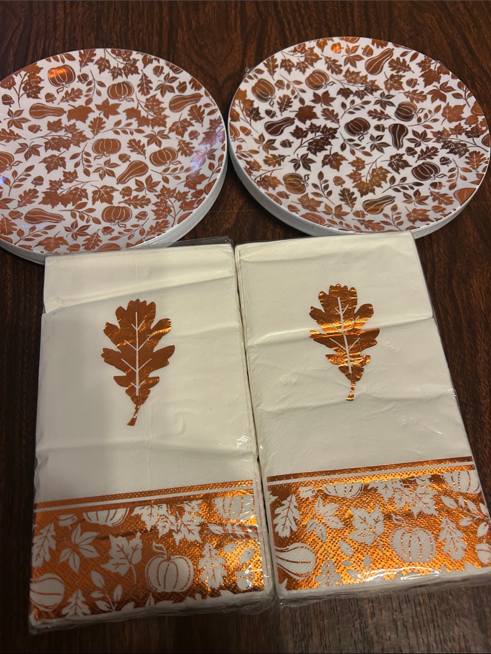 NWT Hobby Lobby gall plates and napkins.